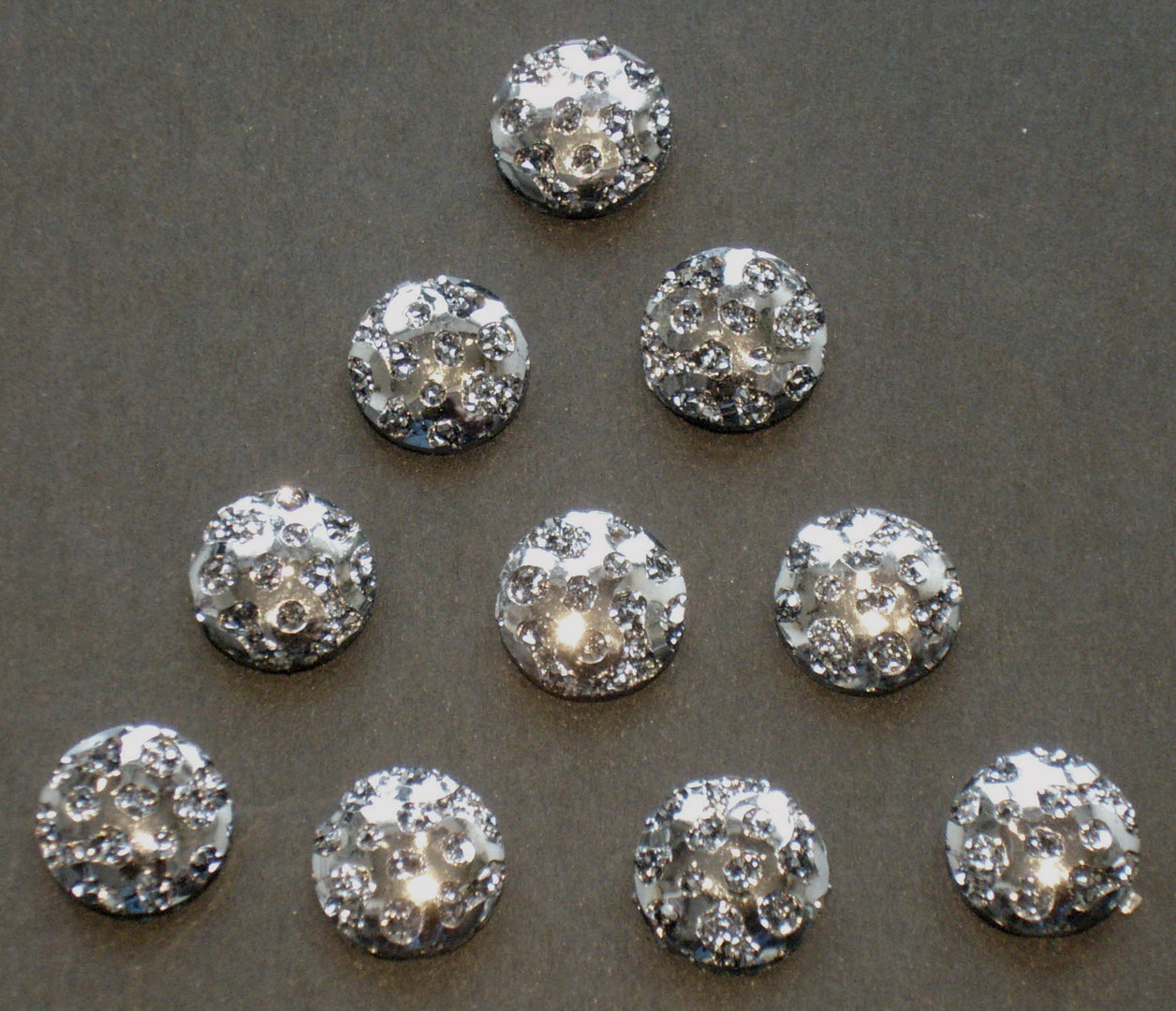 10 Schmuck Deko Steine Silber mit Glitzer - Effekten Rückseite Schwarz Ø 9,5mm x 3mm