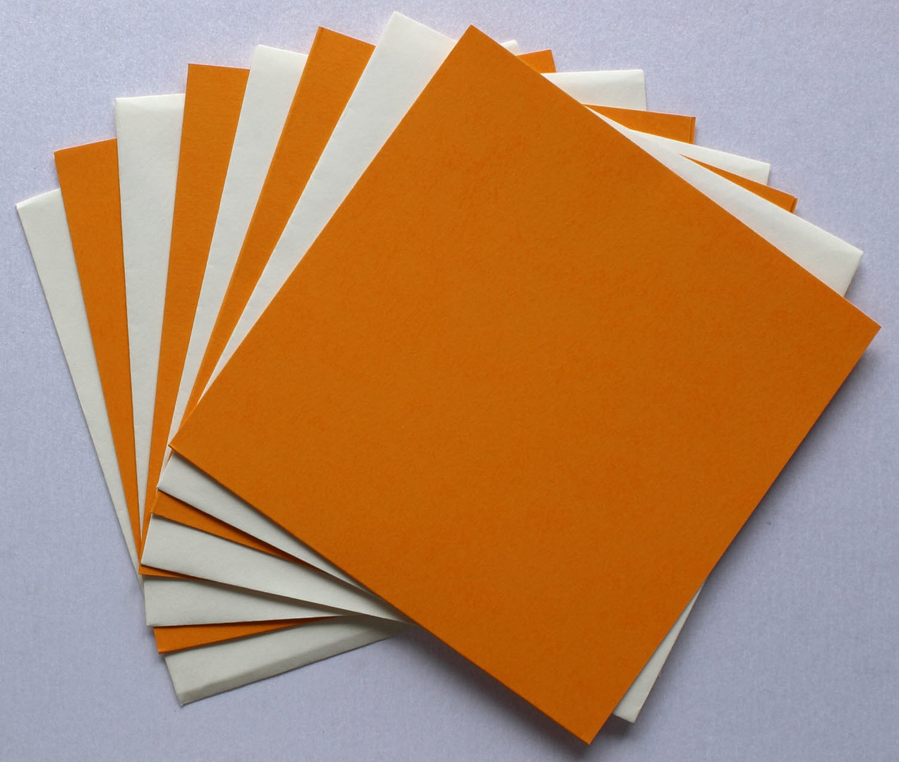 Kartenset 4 Quadratische Klappkarten Mandarin 225mg² + 4 Umschläge Creme - Hell 90mg² Nr.04