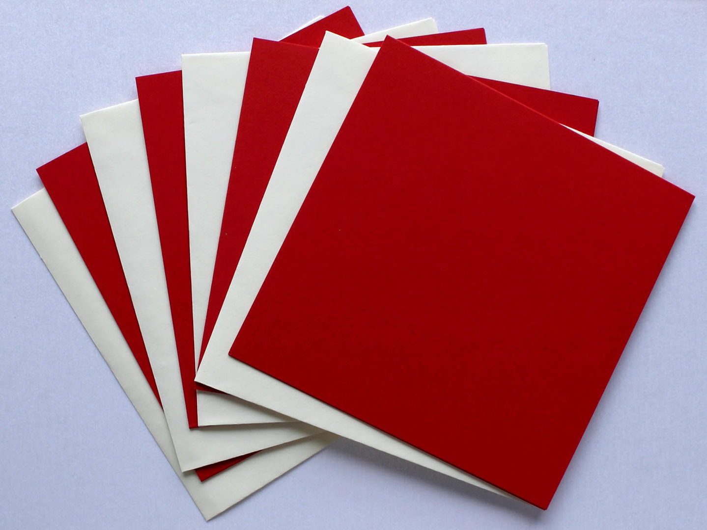 Kartenset 4 Quadratische Klappkarten Rot 225mg² + 4 Umschläge Creme - Hell 90mg² Nr.13