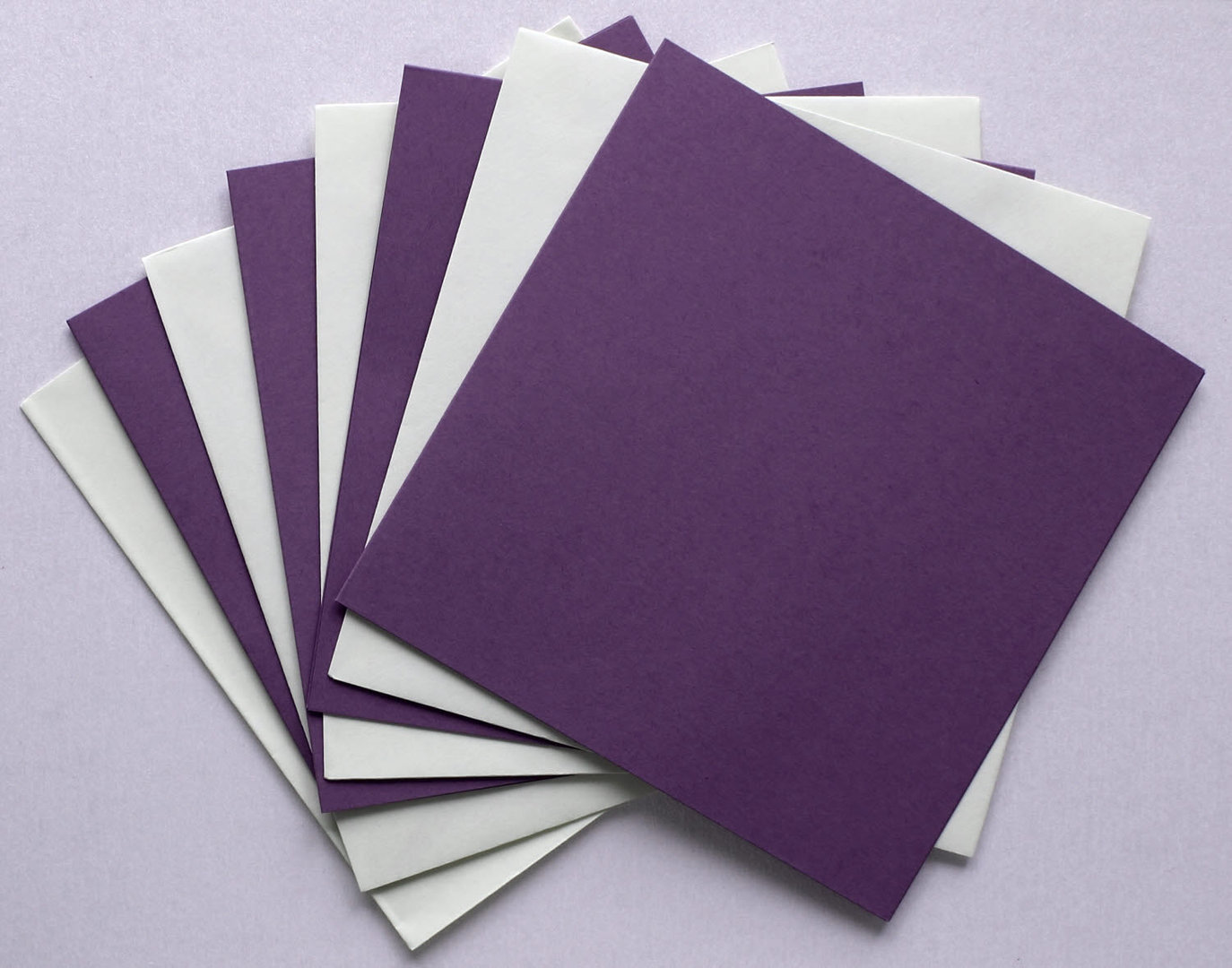 Kartenset 4 Quadratische Klappkarten Violett 225mg² + 4 Umschläge Creme - Hell 90mg² Nr.18