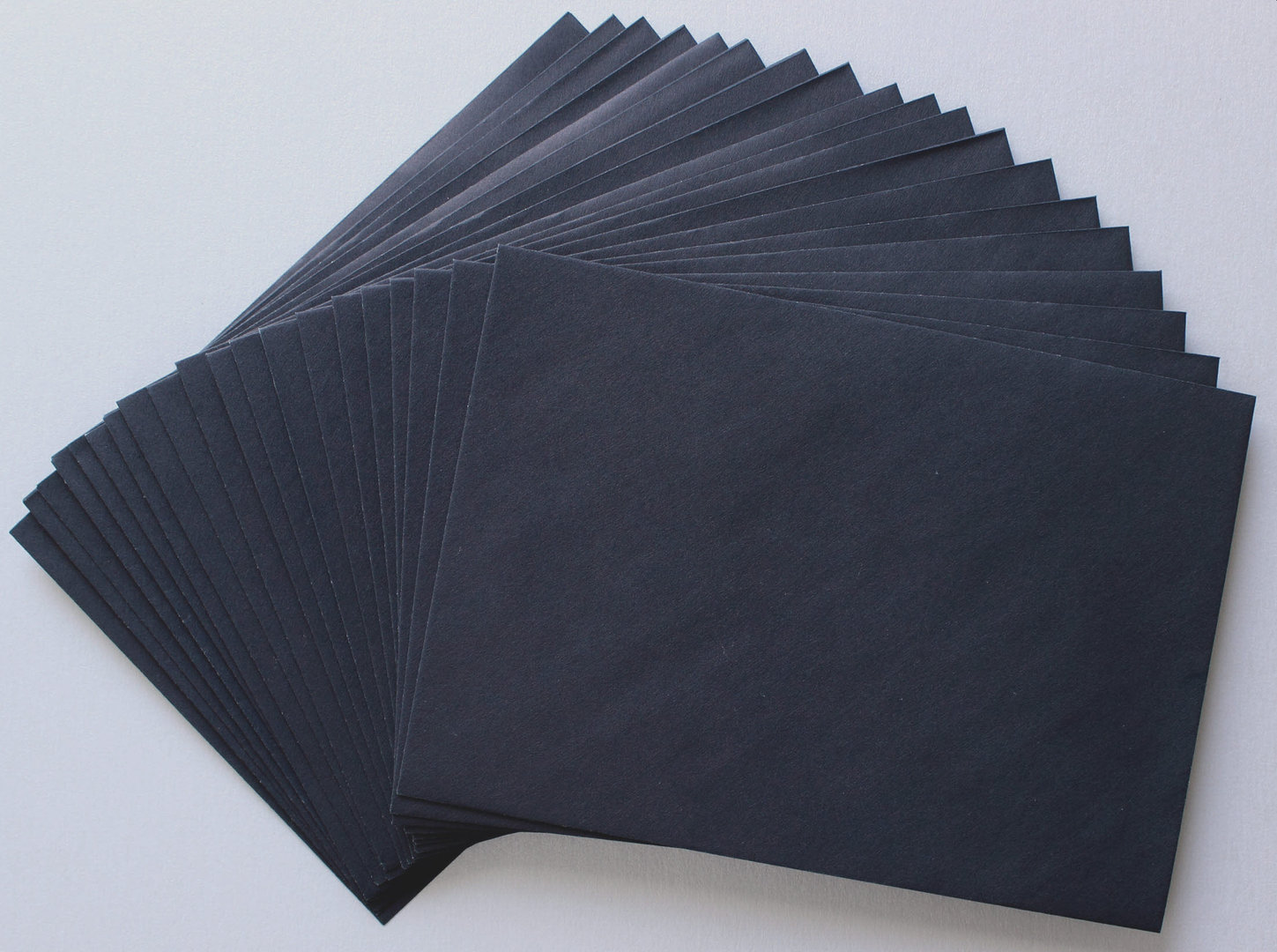 20 Briefumschläge ca.90mg² Hüllen Kuvert tiefes Dunkelblau / Weiss Format C6